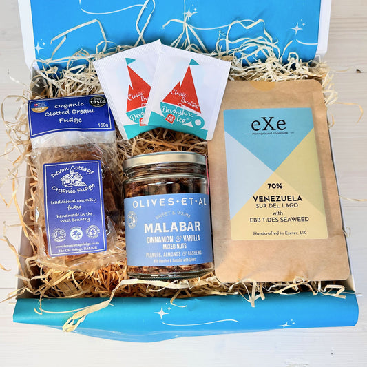 Devon Sweet Treats Hamper with Devon organic fudge, luxury nuts, Devon chocolate and Devonshire tea