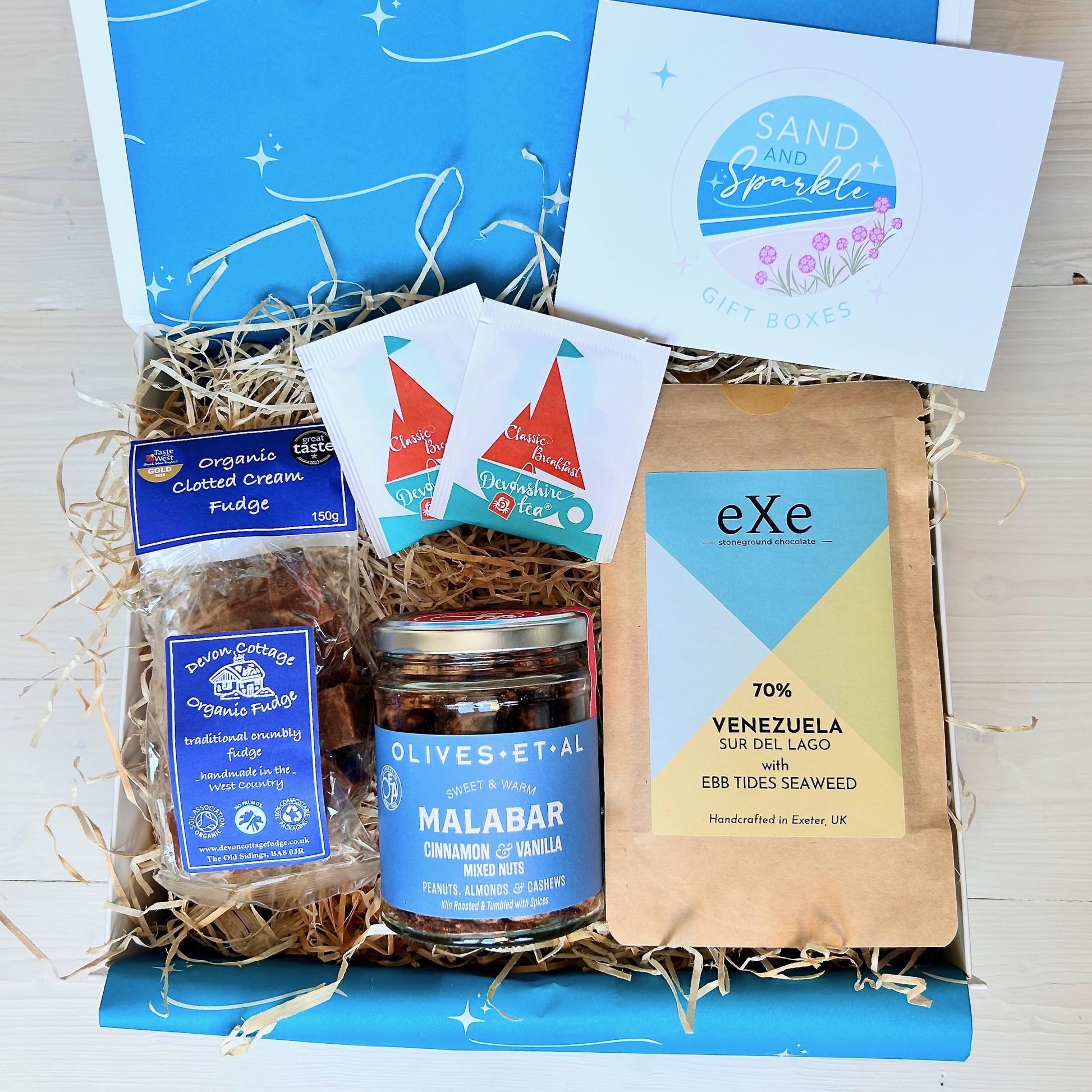 Devon Sweet Treats Hamper with Devon organic fudge, luxury nuts, Devon chocolate and Devonshire tea