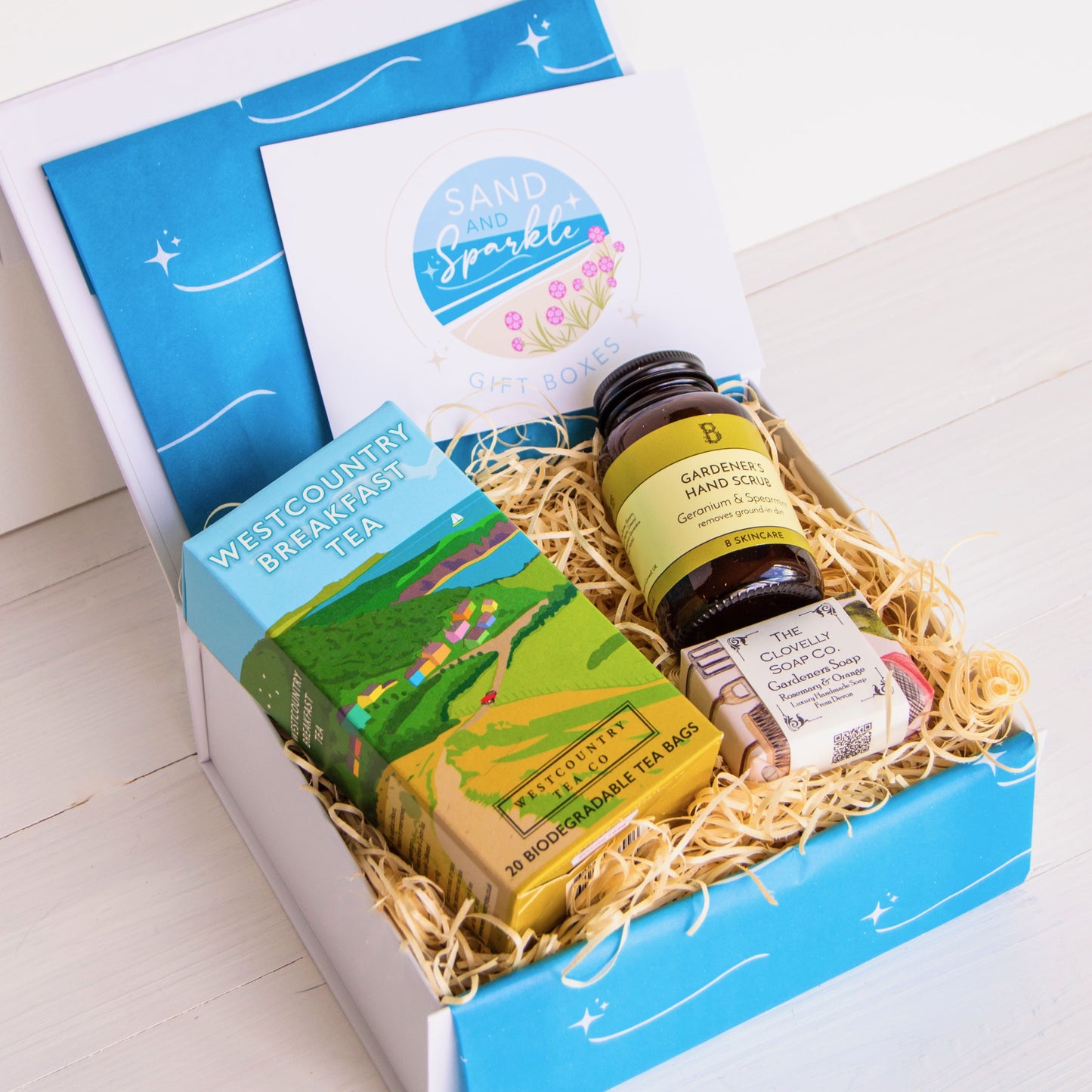 Gardeners Gift Set Mini with Cornish luxury gardeners hand scrub, Devon handmade gardeners' soap, and Westcountry Breakfast Tea