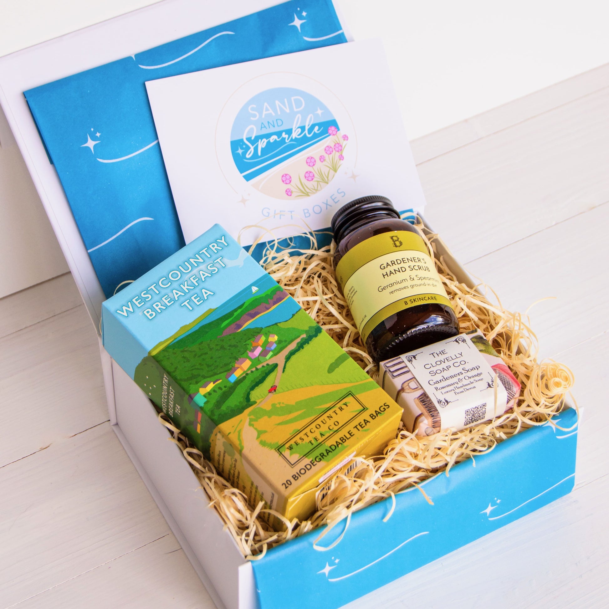 Gardeners Gift Set Mini with Cornish luxury gardeners hand scrub, Devon handmade gardeners' soap, and Westcountry Breakfast Tea