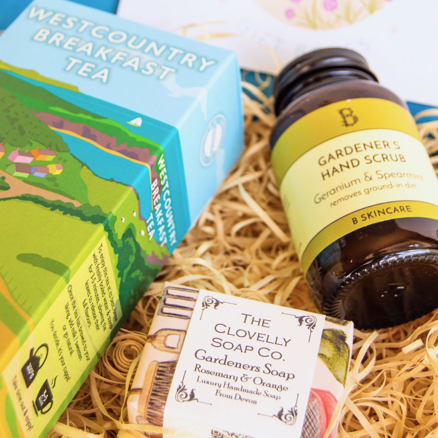 Gardeners Gift Set Mini with Cornish luxury gardeners hand scrub, Devon handmade gardeners' soap, and Westcountry Breakfast Tea
